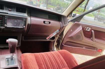 Toyota Crown 1990 - 2.8 số AT, xe nhập khẩu đẹp xuất sắc, giá 225tr