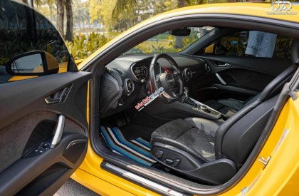Audi TT 2017 - Xe màu vàng nội thất đen