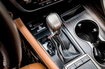 Lexus RX 350 2021 - Màu trắng nội thất da bò chạy siêu lướt, full kịch option