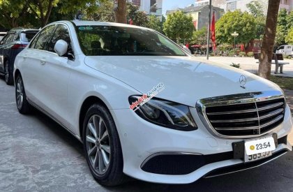 Mercedes-Benz 2019 - Cần bán xe màu trắng