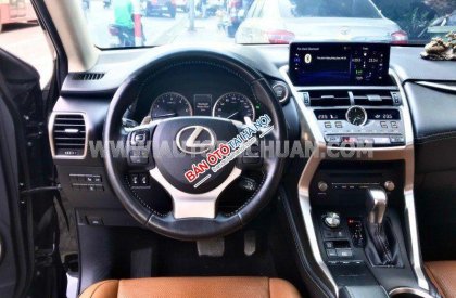 Lexus NX 300 2018 - Màu đen, nhập khẩu