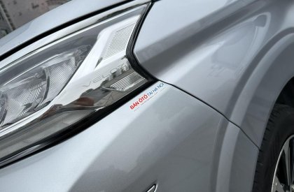 Toyota Veloz Cross 2022 - Xe màu bạc