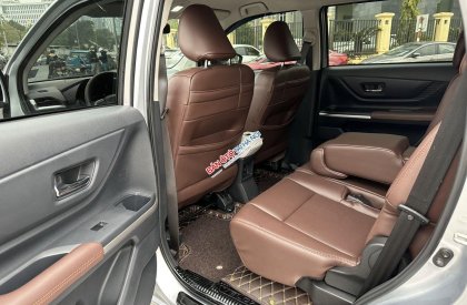 Toyota Veloz Cross 2022 - Xe màu bạc