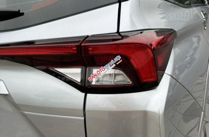 Toyota Veloz Cross 2022 - Xe màu bạc