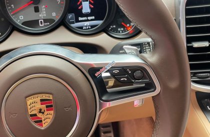 Porsche Cayenne 2016 - Màu đỏ, xe nhập