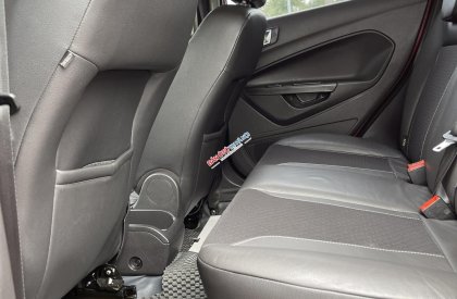 Ford Fiesta 2015 - Xe màu đỏ nổi bật