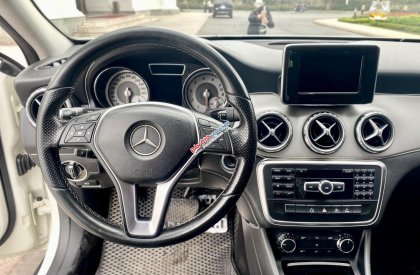 Mercedes-Benz GLA 200 2015 - Màu trắng nhỏ gọn, giá rẻ