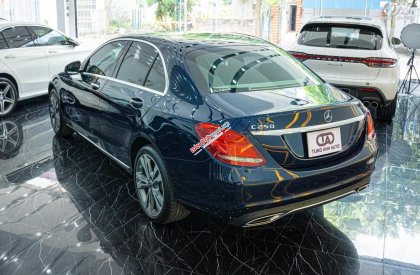 Mercedes-Benz C 250 2017 - Màu xanh lam