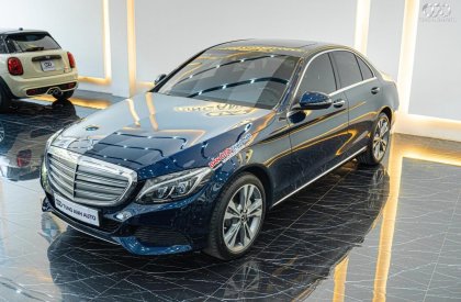 Mercedes-Benz C 250 2017 - Màu xanh lam