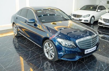 Mercedes-Benz C 250 2017 - Màu xanh lam