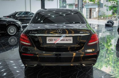 Mercedes-Benz E300 2020 - Mới chạy được 10.000 km