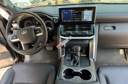 Toyota Land Cruiser 2021 - Màu đen, nhập khẩu nguyên chiếc