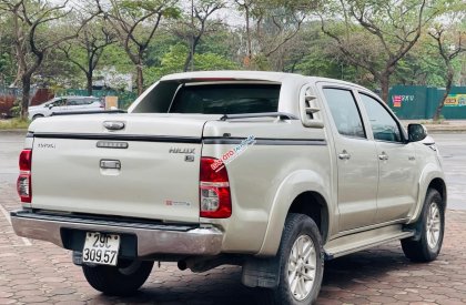 Toyota Hilux 2013 - Đăng ký lần đầu 2013, xe nhập, giá chỉ 375tr