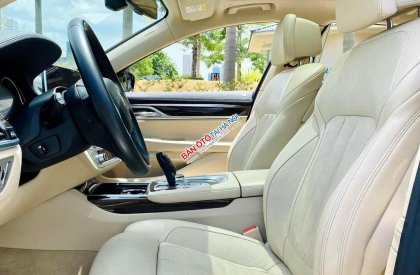 BMW 730Li 2018 - Xanh cavansite, nội thất kem