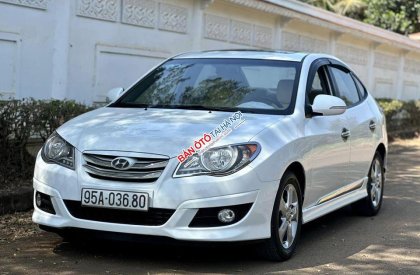 Hyundai Avante 2012 - Màu trắng