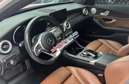 Mercedes-Benz C300 2019 - Giá bán 1.389 triệu