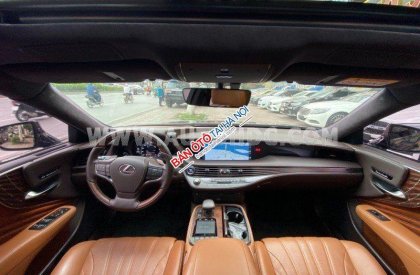 Lexus LS 500 2017 - Màu xanh lam, xe nhập