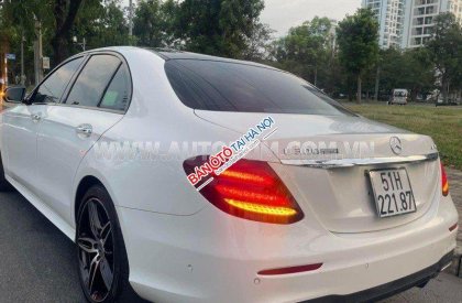 Mercedes-Benz E300 2019 - Trả trước 593 triệu