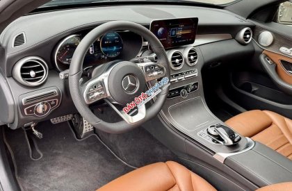 Mercedes-Benz C300 2019 - Giá 1 tỷ 679tr