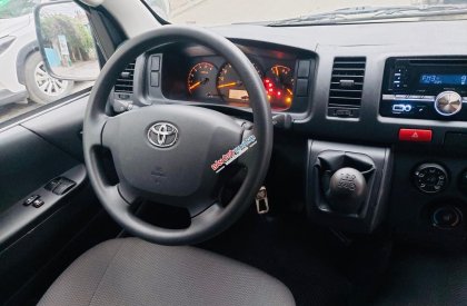 Toyota Hiace 2018 - Máy dầu, chạy 1,4 vạn kilomet, tên công ty xuất hoá đơn