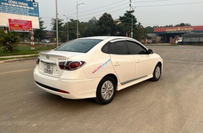 Hyundai Avante 2015 - Màu trắng