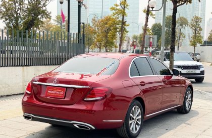 Mercedes-Benz E200 2019 - Màu đỏ, biển HN