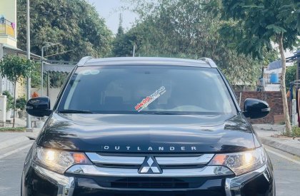 Mitsubishi Outlander 2019 - Màu đen, giá hữu nghị