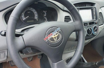 Toyota Innova 2008 - Màu trắng, số sàn