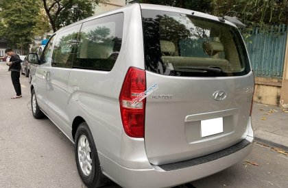 Hyundai Starex 2010 - Màu bạc, 445tr