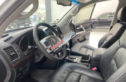 Toyota Land Cruiser 2015 - Màu bạc, xe nhập xe gia đình