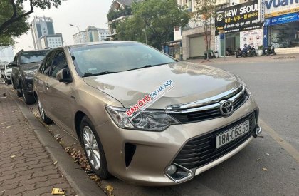 Toyota Camry 2015 - Xe màu bạc