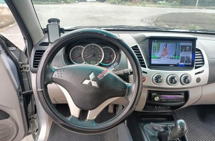 Mitsubishi Triton 2010 - Xe màu bạc