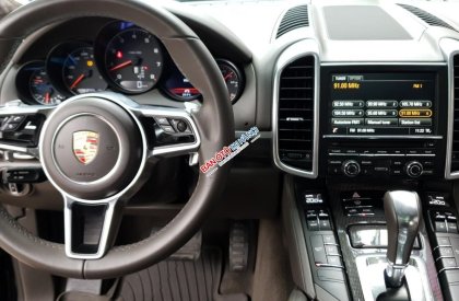 Porsche Cayenne 2015 - Đen, nội thất màu đặc biệt