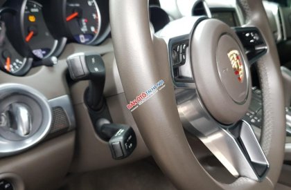 Porsche Cayenne 2015 - Đen, nội thất màu đặc biệt