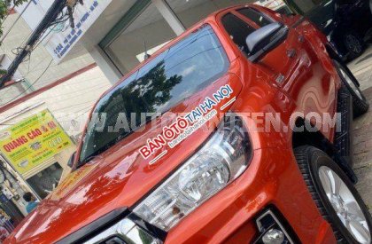 Toyota Hilux 2020 - Nhập khẩu nguyên chiếc, màu cam