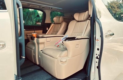 Toyota Alphard 2021 - Màu trắng, nội thất kem (siêu hiếm)