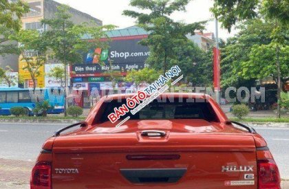 Toyota Hilux 2020 - Nhập khẩu nguyên chiếc, màu cam