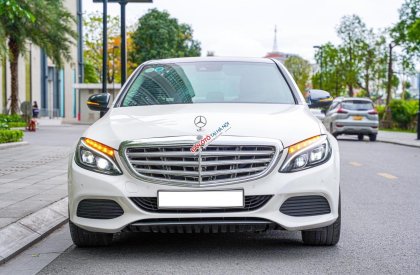 Mercedes-Benz C 250 2016 - Trắng, nội thất kem