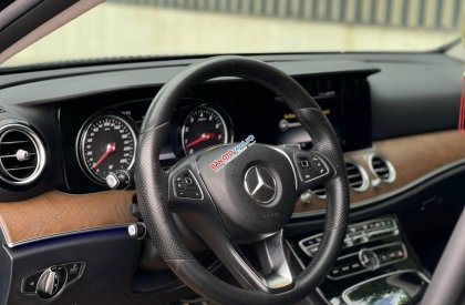 Mercedes-Benz E200 2017 - Đẹp như mới