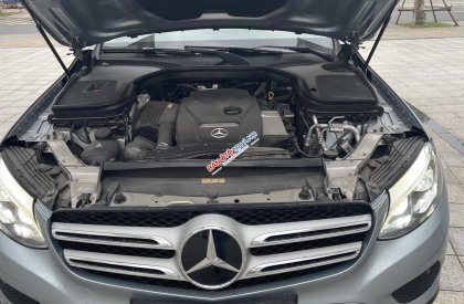 Mercedes-Benz GLC 250 2017 - Chính chủ bán, màu ghi, nội thất kem