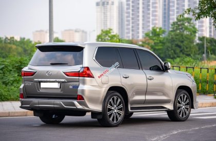 Lexus LX 570 2017 - Màu bạc, 7 chỗ, xe đẹp xuất sắc