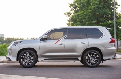 Lexus LX 570 2017 - Màu bạc, 7 chỗ, xe đẹp xuất sắc