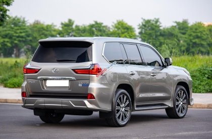 Lexus LX 570 2017 - Màu bạc, 7 chỗ, xe đẹp xuất sắc