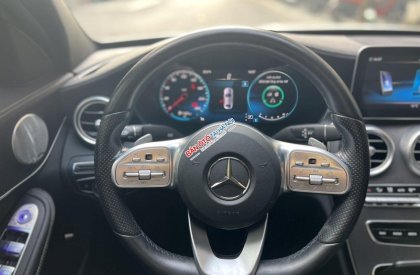 Mercedes-Benz C300 2021 - Màu trắng, nội thất đen