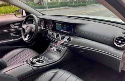 Mercedes-Benz E250 2018 - Trắng, nội thất đen