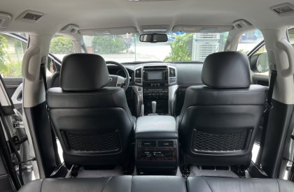 Toyota Land Cruiser VX 2015 - Toyota Landcruiser VX 4.6V8 Màu Bạc nội thất đen 2015