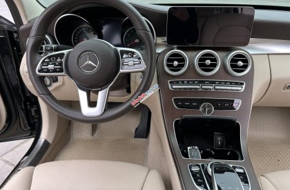 Mercedes-Benz C200 2021 - Lăn bánh 3v km