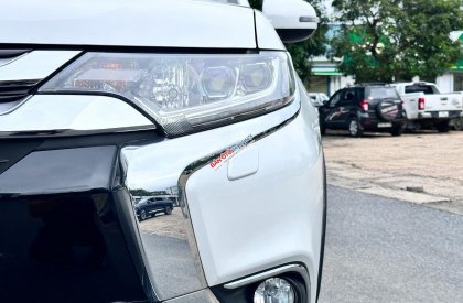 Mitsubishi Outlander 2017 - Giá bán 619 triệu
