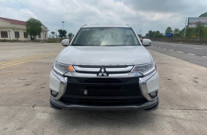 Mitsubishi Outlander 2018 - Bán xe Outlander sx 2018 bản premium 2.4 hai cầu