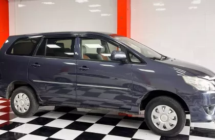 Toyota Innova 2014 - Cần bán chiếc xe Innova 2014 giá : 239tr .